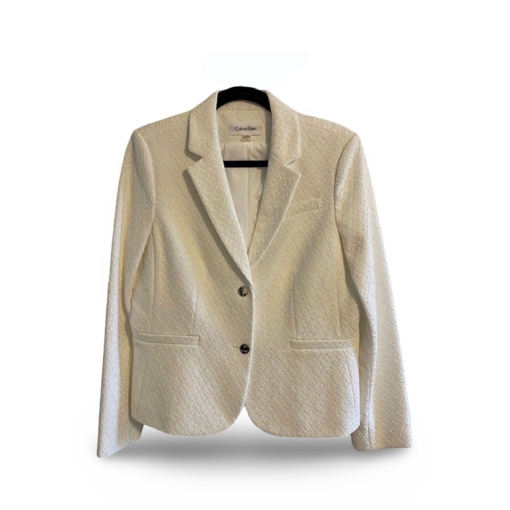 Calvin Klein White Textured Lace Blazer - Size 4 | Elegant Fitted Jacket